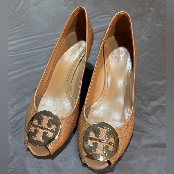 Tory Birch Wedge Heel Peep Toe 7 1/2 - Picture 1 of 6